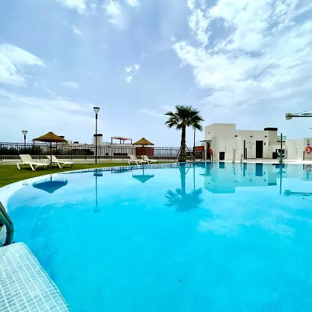 Magnificent 3 Bedroom Penthouse Appartement *